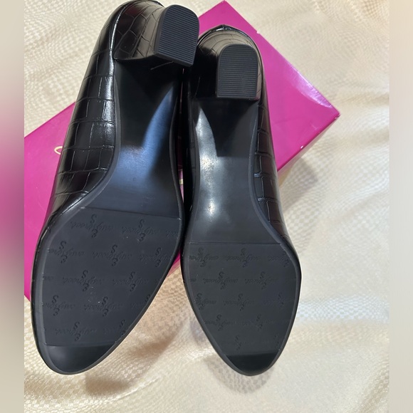 Easy Street - Picture 3 of 6